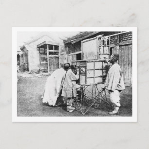 Die magische Laterne, c.1870 (b/w-Foto) Postkarte