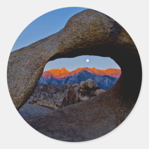 Die malerischen Alabama Hills eingebettet Runder Aufkleber