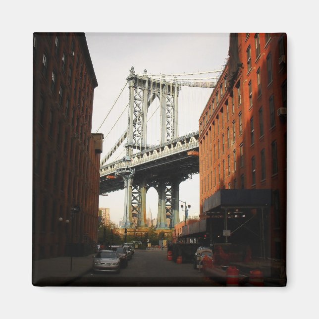 Die Manhattan-Brücke, die Aussicht auf die Straße Magnet (Vorne)