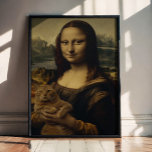 Die Meow Lisa Poster<br><div class="desc">Das Meow Lisa Poster - Was ist der Grund für dieses mysteriöse Mona Lisa Lächeln? Auf den zweiten Blick haben wir die Antwort. Dieses absolute Meisterwerk eines Plakats zeigt das bekannteste Kunstwerk der Welt, "es abhauen" und eine gute Zeit mit einem Kätzchen haben. Egal, ob Sie Katzenliebhaber, Kunstbegeisterter oder einfach...</div>