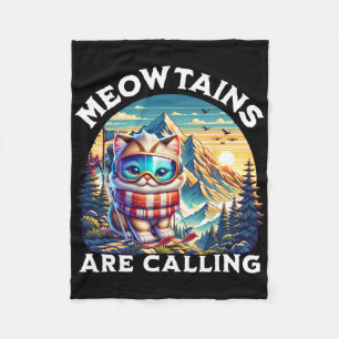 Die Meowtains nennen die lustige Katze Quirky Skif Fleecedecke