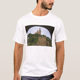 Die mittelalterliche Festung Tsarevets T-Shirt