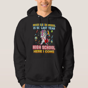 Die Mittelschule ist so groß, dass ich letztes Jah Hoodie