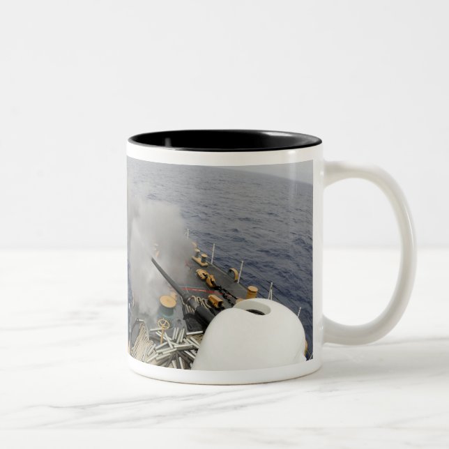 Die MK-75 76 mm Kanone Zweifarbige Tasse (Rechts)