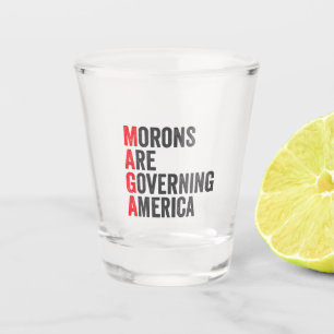 Die Morone regieren Amerika am 4. Juli Schnapsglas