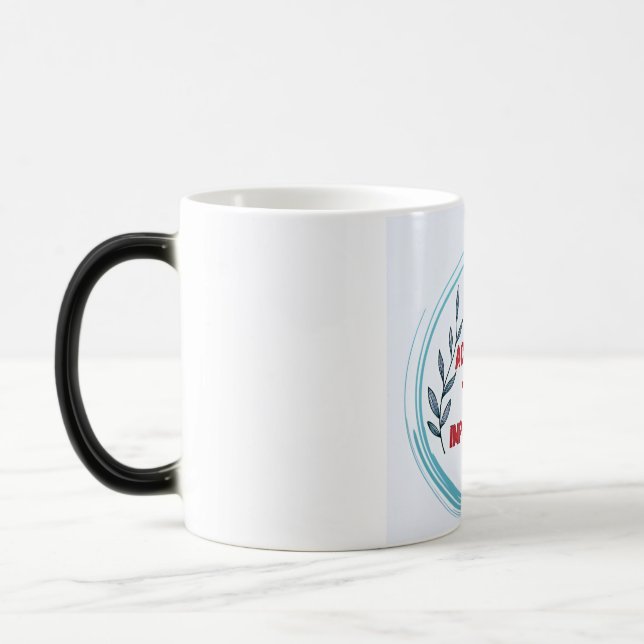 Die Morphing-Tasse des Impossible Logo Archive Verwandlungstasse (Links)