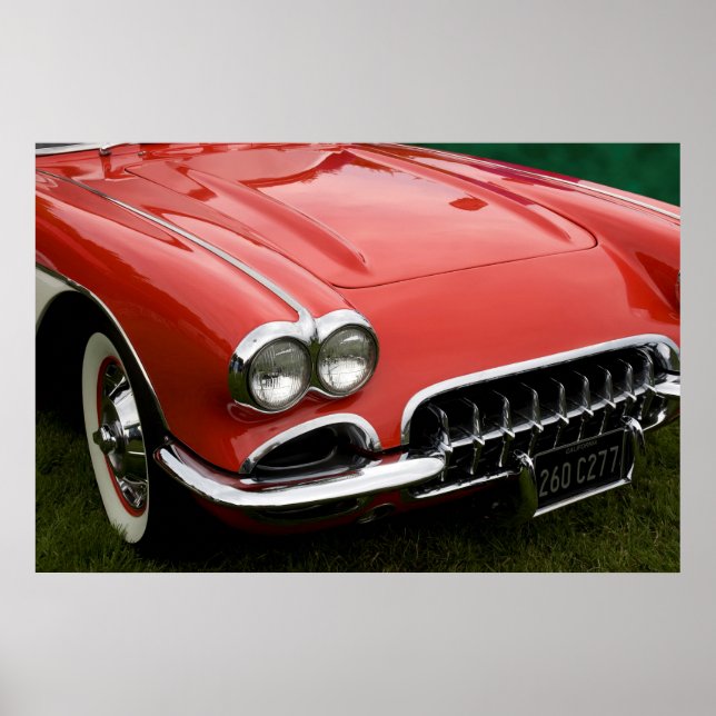 die Motorhaube eines klassischen Sportwagens Poster (Vorne)
