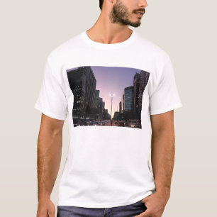 Die Nacht in der Paulista Allee - Sao-Paulo T-Shirt