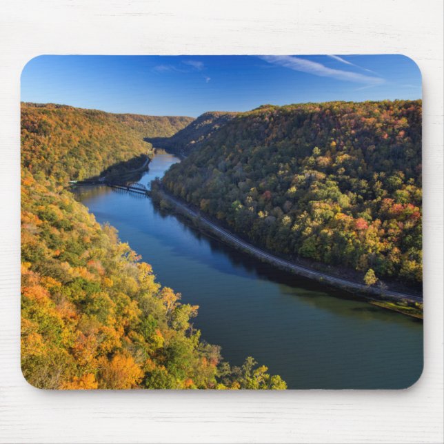 Die neue Flussschlucht am Hawks Nest Staat Park Mousepad (Vorne)