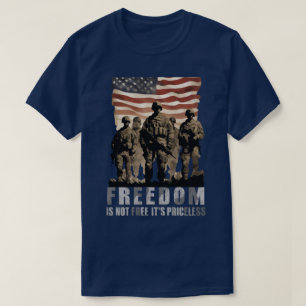 Die patriotische amerikanische Flaggenfreiheit ist T-Shirt