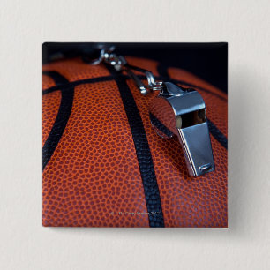 Die Pfeife eines Schiedsrichters auf einer Erholun Button