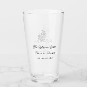 Die Probeabendessen-Blumen einen Tag vor dem Namen Glas