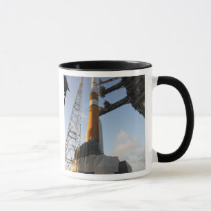 Die Rakete des Dreiecks IV Tasse