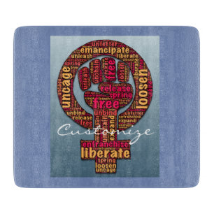 die Rechte der Frauen hoben Faust Thunder_Cove an Schneidebrett