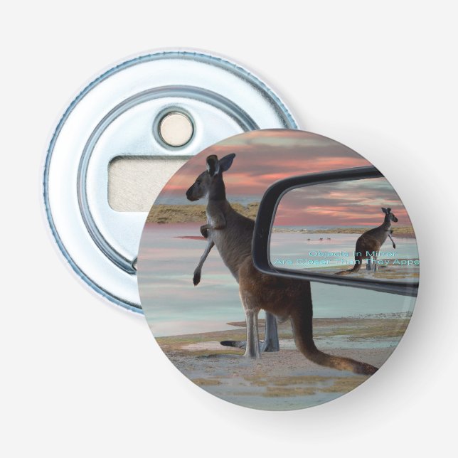 "Die Reflektionen der Wildnis: Ein Kangaroo am Str Flaschenöffner (Vorderseite)
