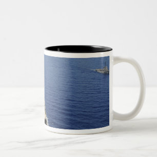 Die Republik Philippinen-Marineschiffe Zweifarbige Tasse