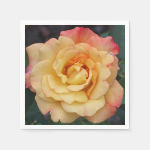 Die Rose ist schön rosa und gelb Serviette