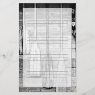 Die Ruder hängen an einem Holzschuppen in Big Cypr Briefpapier