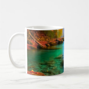 Die ruhige Landschaft der Herbstflüsse Kaffeetasse