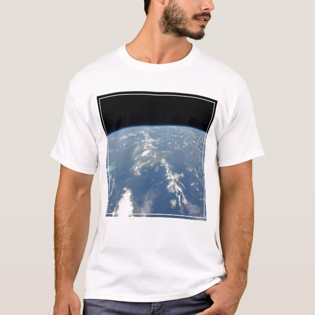 Die Sahara-Staubwolke fliegt nach Westen in den At T-Shirt (Vorderseite)