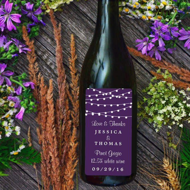 Die Saitenleuchten auf der Lila Hochzeitskollektio (Von Creator hochgeladen)