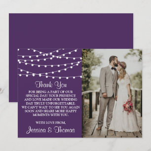 Die Saitenleuchten auf der Lila Hochzeitskollektio Dankeskarte