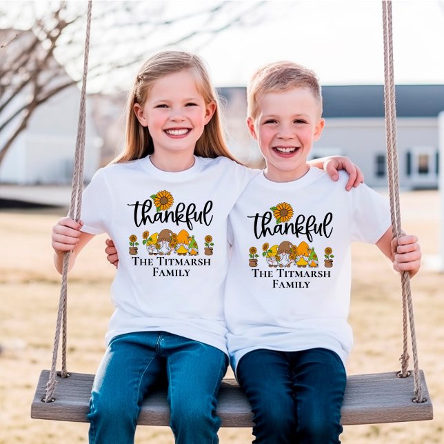 Die schöne kleine Sonnenblumenfamilie T-Shirt (thankful kids t-shirt)