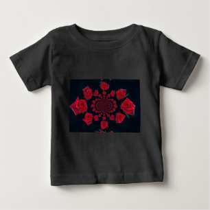 Die Schönheit der Rose: Blumenfantasie Baby T-shirt