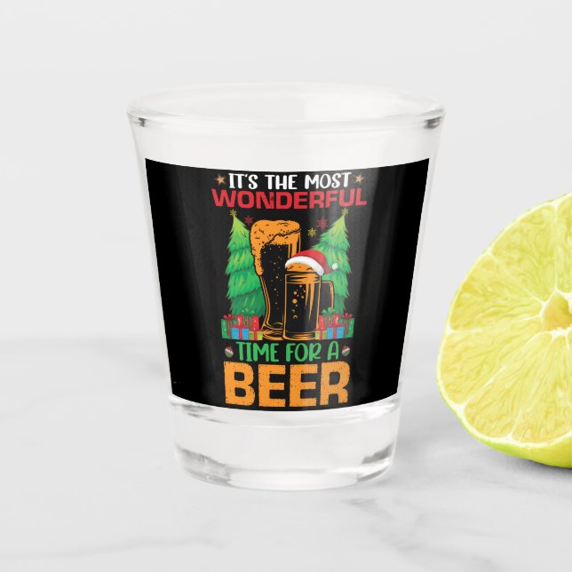 Die schönste Zeit für einen Bierurlaub Schnapsglas (Vorderseite)
