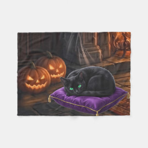 Die schwarze Katze der Vampir-Mädchen namens Mitte Fleecedecke