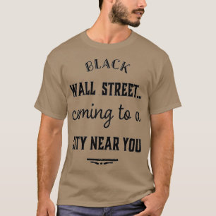 DIE SCHWARZE WALL-STRASSE, DIE IN EINE STADT IN DE T-Shirt