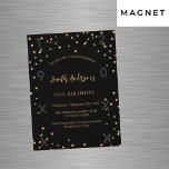 Die schwarzen goldenen Sterne zum Geburtstag Magneteinladung<br><div class="desc">Eine glamouröse Geburtstagsfeier für ihn und sie. Ein schwarzer Hintergrund mit goldenen Imitaten. Personalisieren und fügen Sie einen Namen und Party-Details hinzu. Fügen Sie das Jahr der Geburt und das Jahr der Feier hinzu.</div>