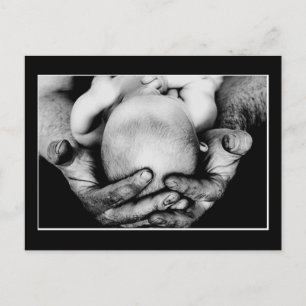 Die sicheren Hände des Vaters Postkarte