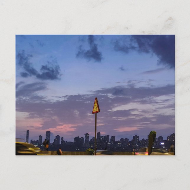 Die Skyline von Mumbai in der Dämmerung Postkarte (Vorderseite)