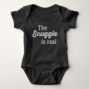Die Snuggle ist echt lustig Baby Strampler