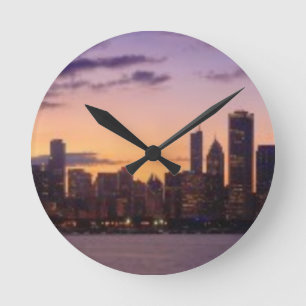Die Sonne-Sets über dem Chicagoskyline Runde Wanduhr