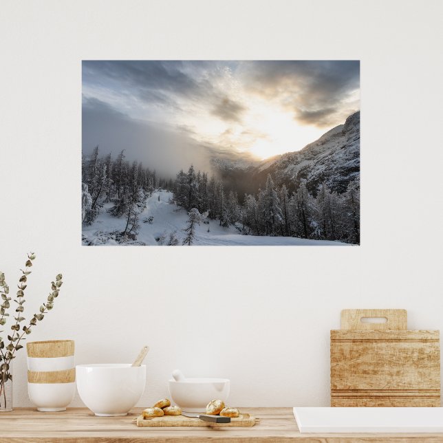 Die Sonne strahlt in atemberaubender Winterlandsch Poster (Küche)