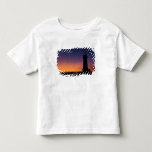 Die Sonnenkugel sinkt auf den farbenfrohen Horizon Kleinkind T-shirt