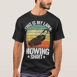 Die sonnige Landschaft, die Gras der Rasenpflege e T-Shirt