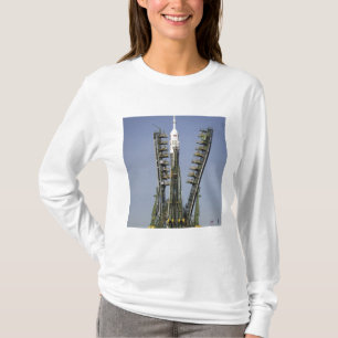 Die Soyuz Rakete wird in Position 4 aufgerichtet T-Shirt