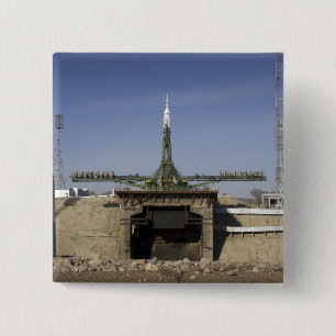 Die Soyuz Rakete wird in Position 6 aufgerichtet Button