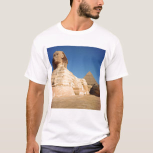 Die Sphinx und die Pyramide von Khafre, Giseh T-Shirt
