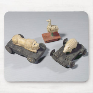 Die Spielwaren der Kinder: ein Igel, ein Löwe und Mousepad