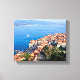 die Stadt Arona und den Lago Maggiore auf der Lein Leinwanddruck