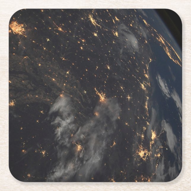 Die Stadt beleuchtet nachts auf der Erde Rechteckiger Pappuntersetzer (Vorderseite)