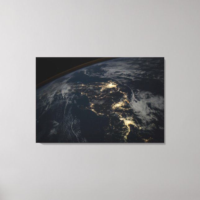 Die Stadt leuchtet nachts in Japan. Leinwanddruck (Vorderseite)