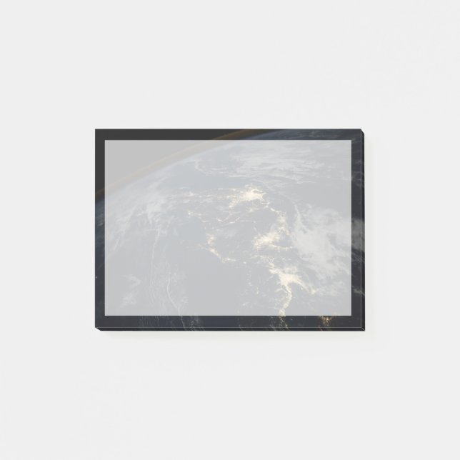 Die Stadt leuchtet nachts in Japan. Post-it Klebezettel (Vorderseite)