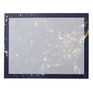 Die Stadtbeleuchtung der Staaten nachts. Notizblock