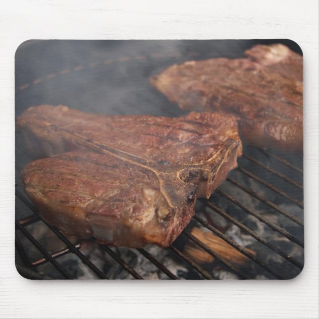 Die Steaks, die Grill grillen, grillt Fleisch Mousepad (Vorne)