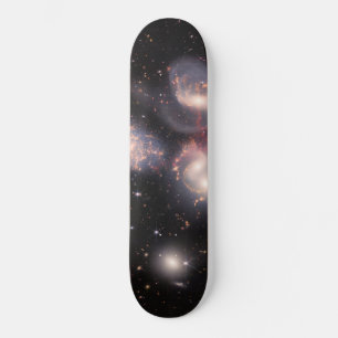 Die Stephans Quintet-Galaxien JWST Skateboard